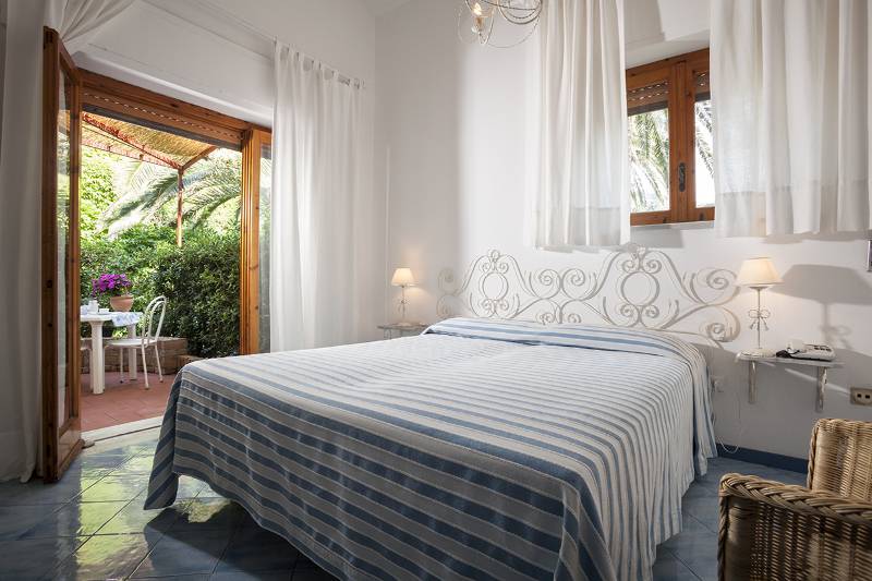 Tropea Residence sul mare Le Roccette Club 04